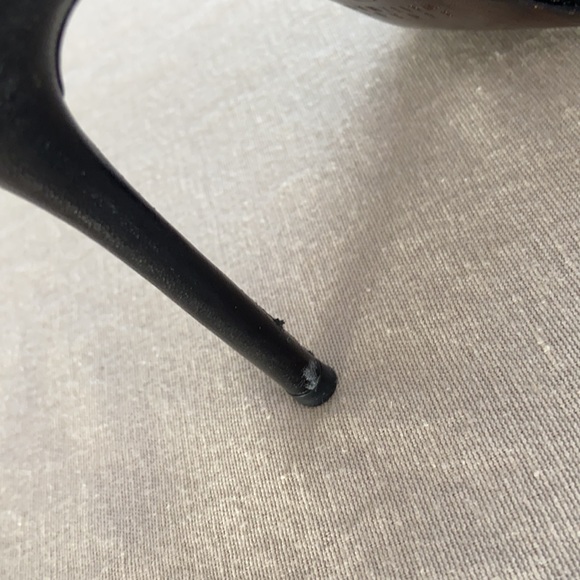 Stuart Weitzman Black Classic Leather Decollete Pumps - Picture 6 of 8